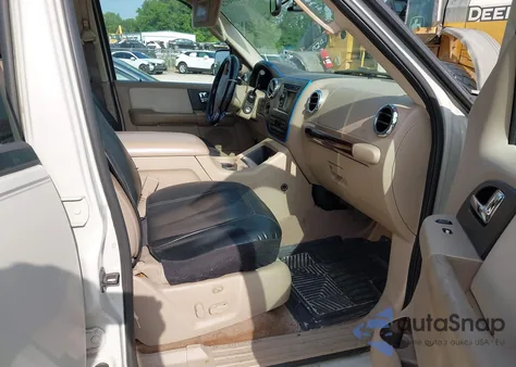 2005 Ford Expedition Limited from USA, damaged, VIN 1FMFU20585LA12744